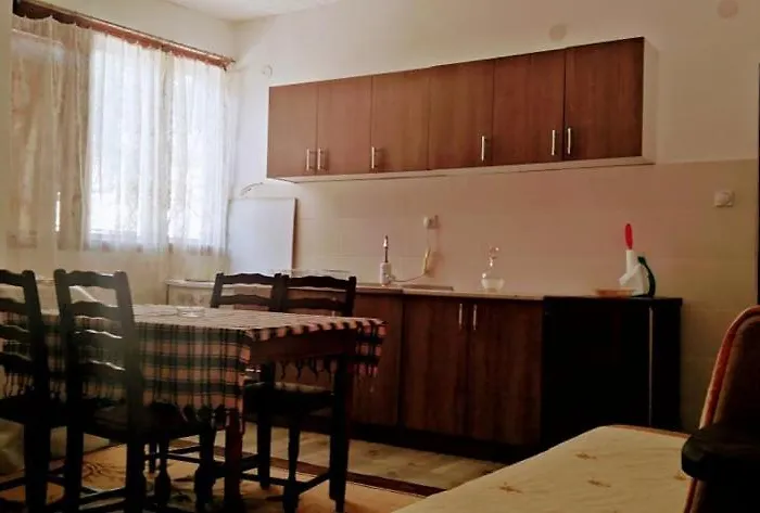 Odmaraliste Vlasko Zdrelo Апартаменты Пирот